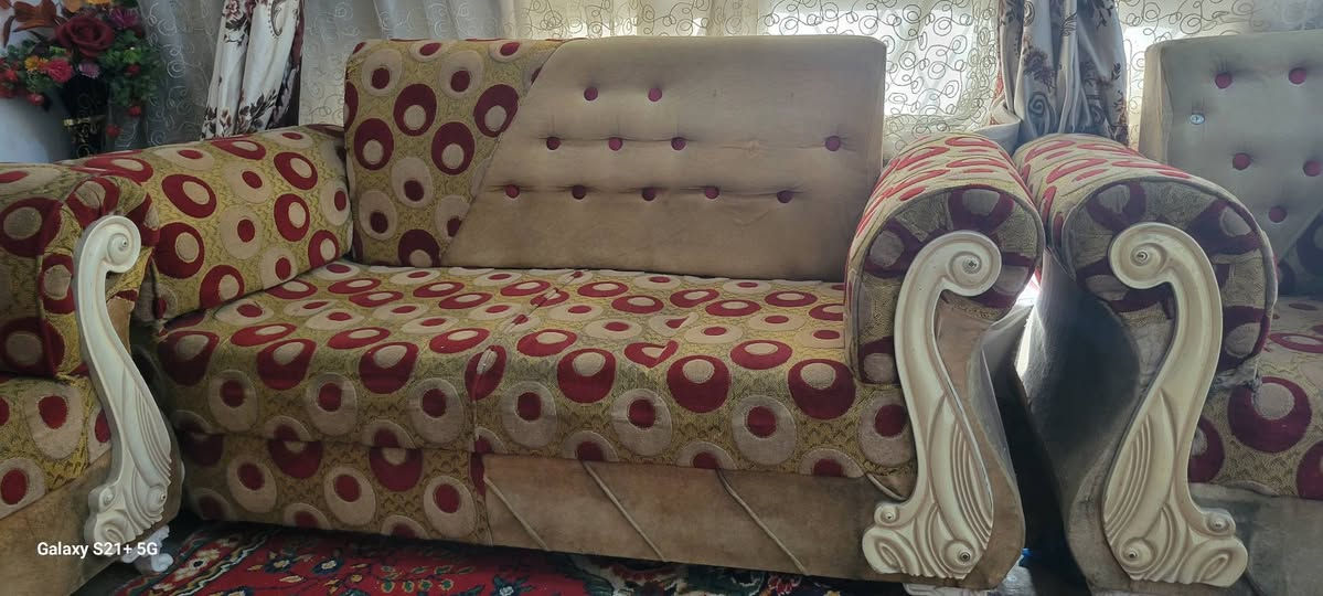 للبيع قنفات مستعملة نظيفة 7 قطع
السعر 100 ألف 
للتواصل على الرقم
***********
