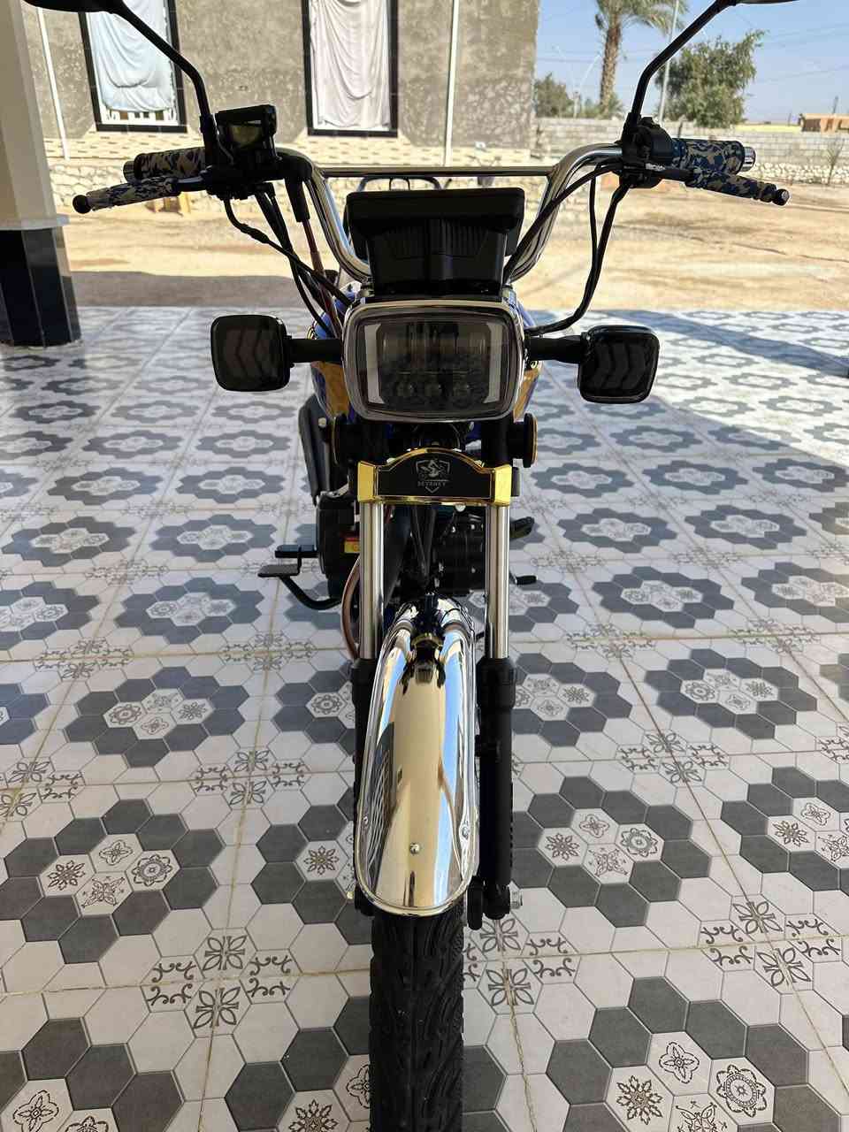 السلام عليكم دراجه ايراني موديل 25 دراجه بعدها كلش جديده وماشيه قليل الرمادي السعر 950 وبي مجال بسيط الشراي يتصل عل رقم ***********
