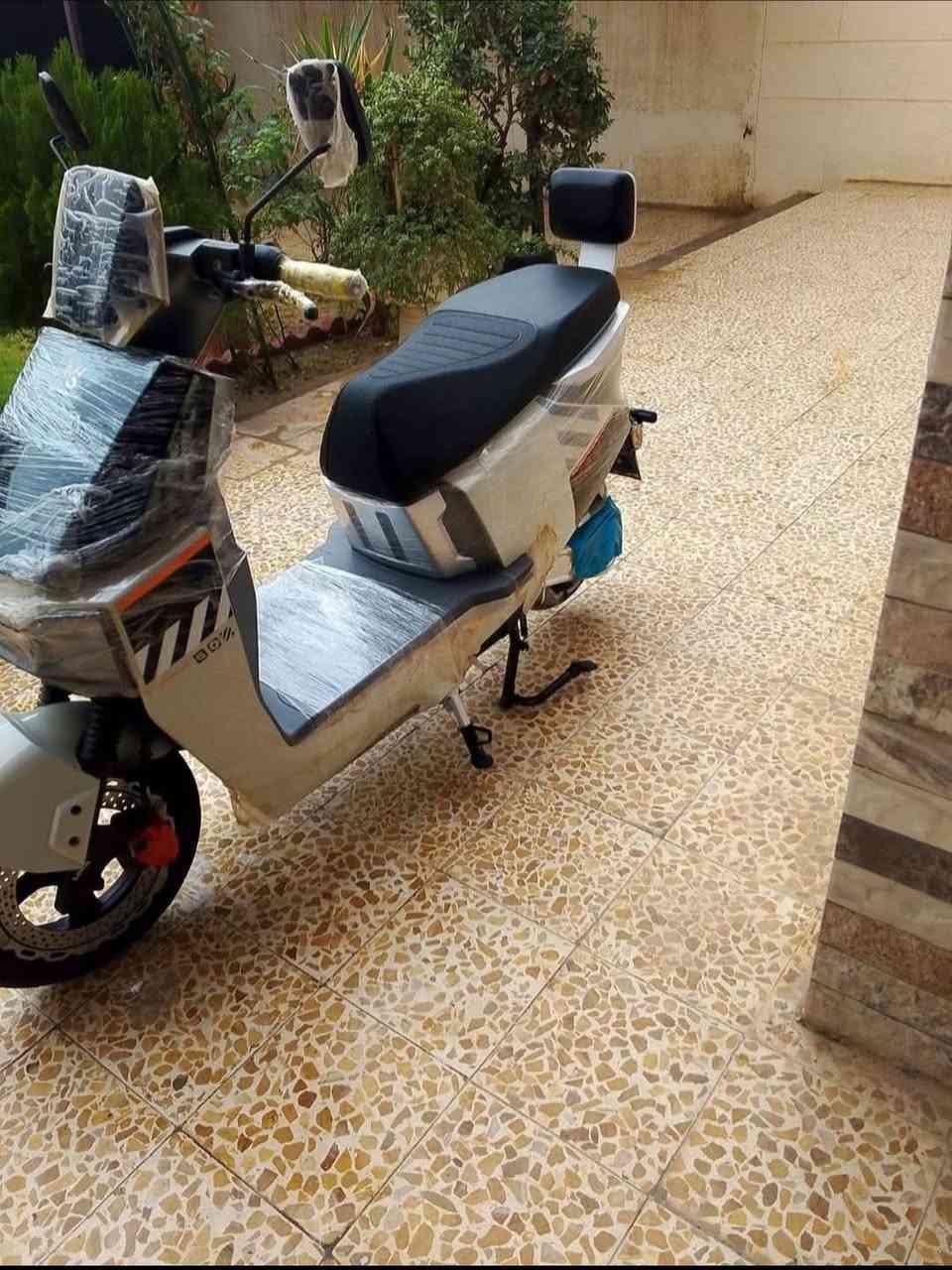 السلام عليكم دراجه شحن للبيع موديل2026 من نوع ليما عدد البطاريات6 ليثيوم ثلاث سرع سرعه حقيقه 80 ملف 1800 الرقم ***********العنوان صلاح الدين تكريت القادسيه
