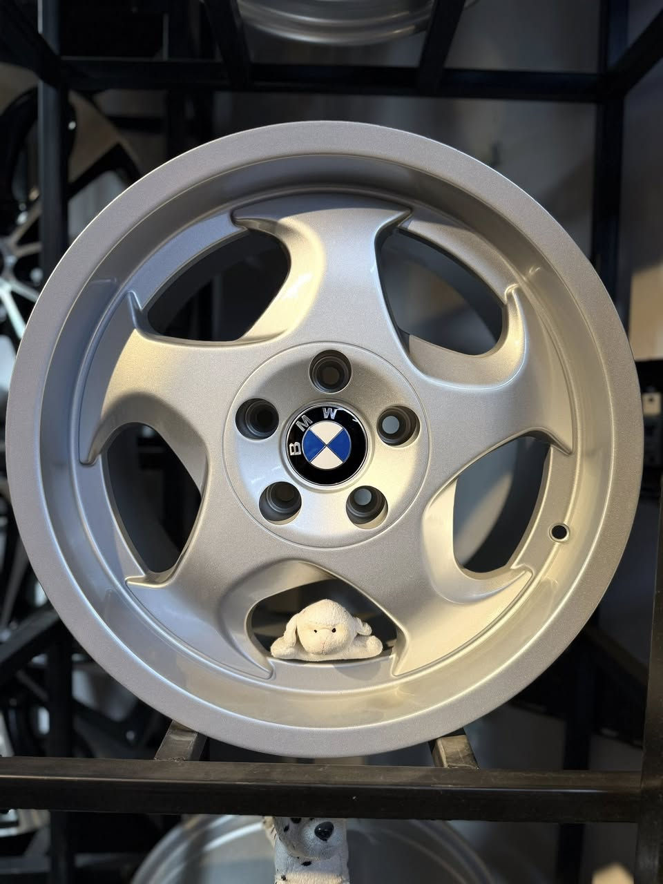 للبيع ويلات BMW M5 قياس 17 تو سايز، جديد طك كرتون 🔥
💰 السعر: 310$ وقابل للنقاش بالمعقول.

📍 المكان: بغداد – حي العامل، شارع 7 نيسان.

📦 متوفر توصيل لكل المحافظات.

📞 للتواصل واتساب: ***********
