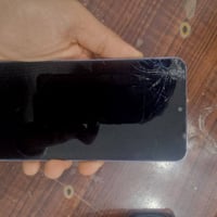 بوكو C65 • ذاكرة ٢٥٦ • شاشة مكسورة