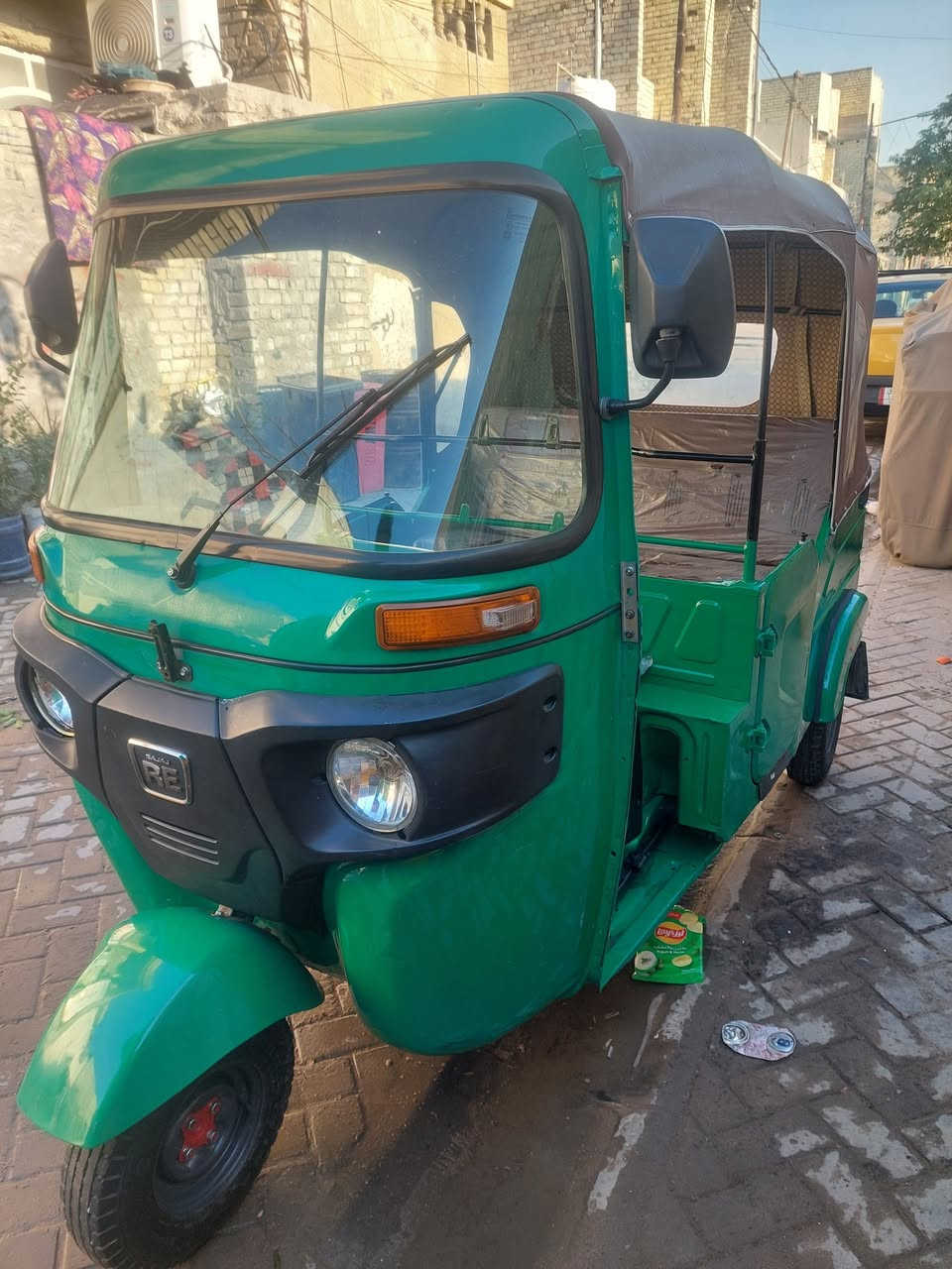 السلام عليكم شباب تكتك للبيع مديل (٢١ أوراق أوراق أوراق) الغبور والقلم ابيعلك كفاله للترقيم مكينه برغي مامفتوح بيها البدي جانت بي ضربه قويه وبدلته وصبغته ابيعلك بس بدي بي صبغ ومعجون الباقي كله مكفول تكتك خير من الله شغل وطلع بوجهك للشارع مكاني مدينه الصدر
***********( سعرها ٦٣٥٠ وبيها مجال)
