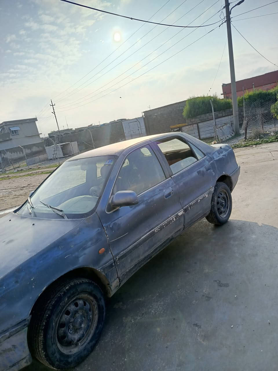 سياره هونداي النترا 93 كابون بانزين بي سعر 15 ابيع قصد نقد شون ما تريد ابيعلك سياره تدفئه  بيه نار او نضيفه كدام العين ***********
