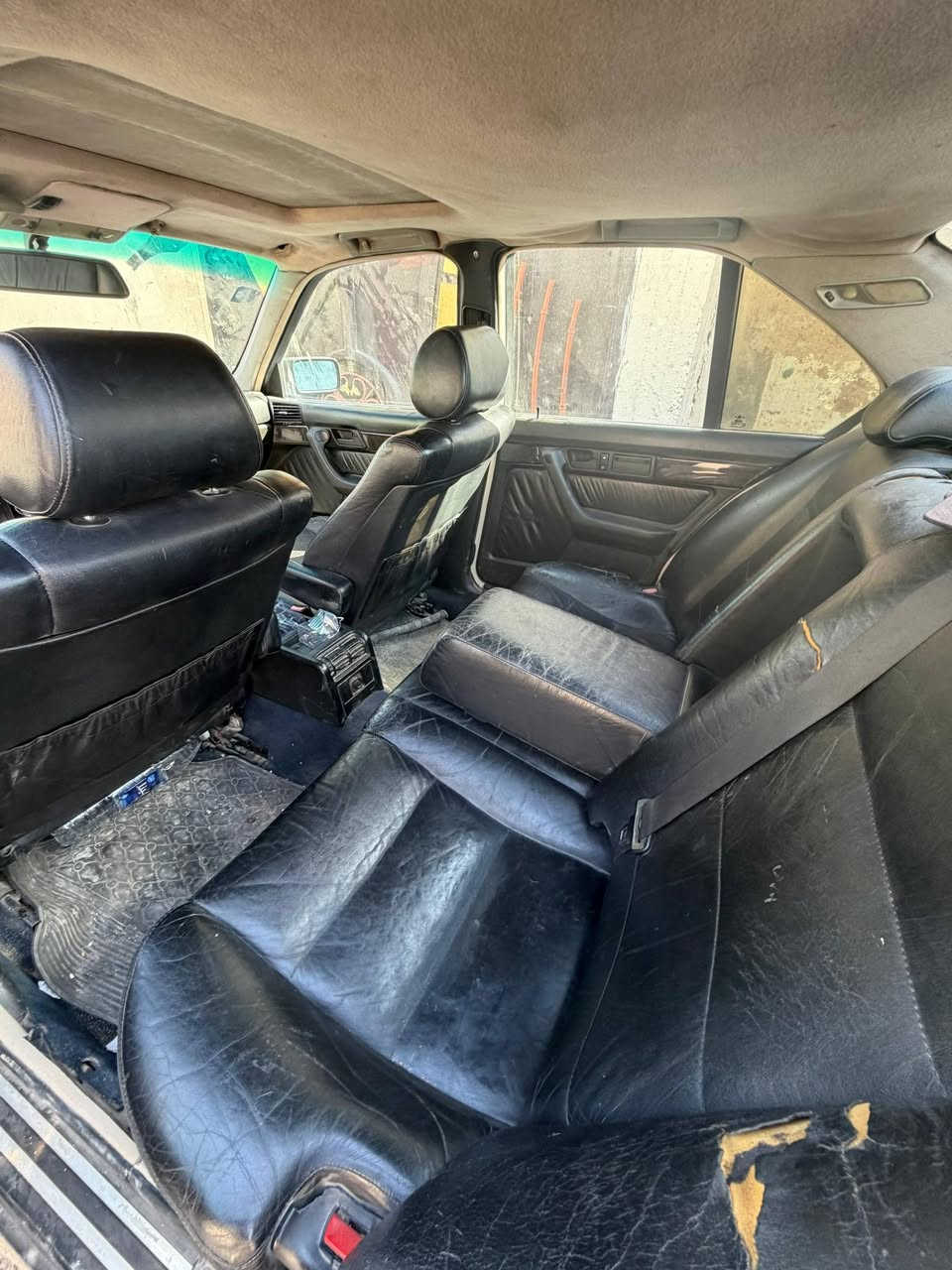 السلام عليكم
BMW 525
موديل 90 
مسكر عدل كير اوتو
حداديه كير مكينه كفاله 
تخم تاير جديد 
مصبوغه عام للجماليه مكفوله من الضربه 
تبريد ثلج كهربائيات كلها شغاله 
رقم بغداد بسمي 
السعر 58 وبيها مجال قليل 
***********
مكاني نجف
