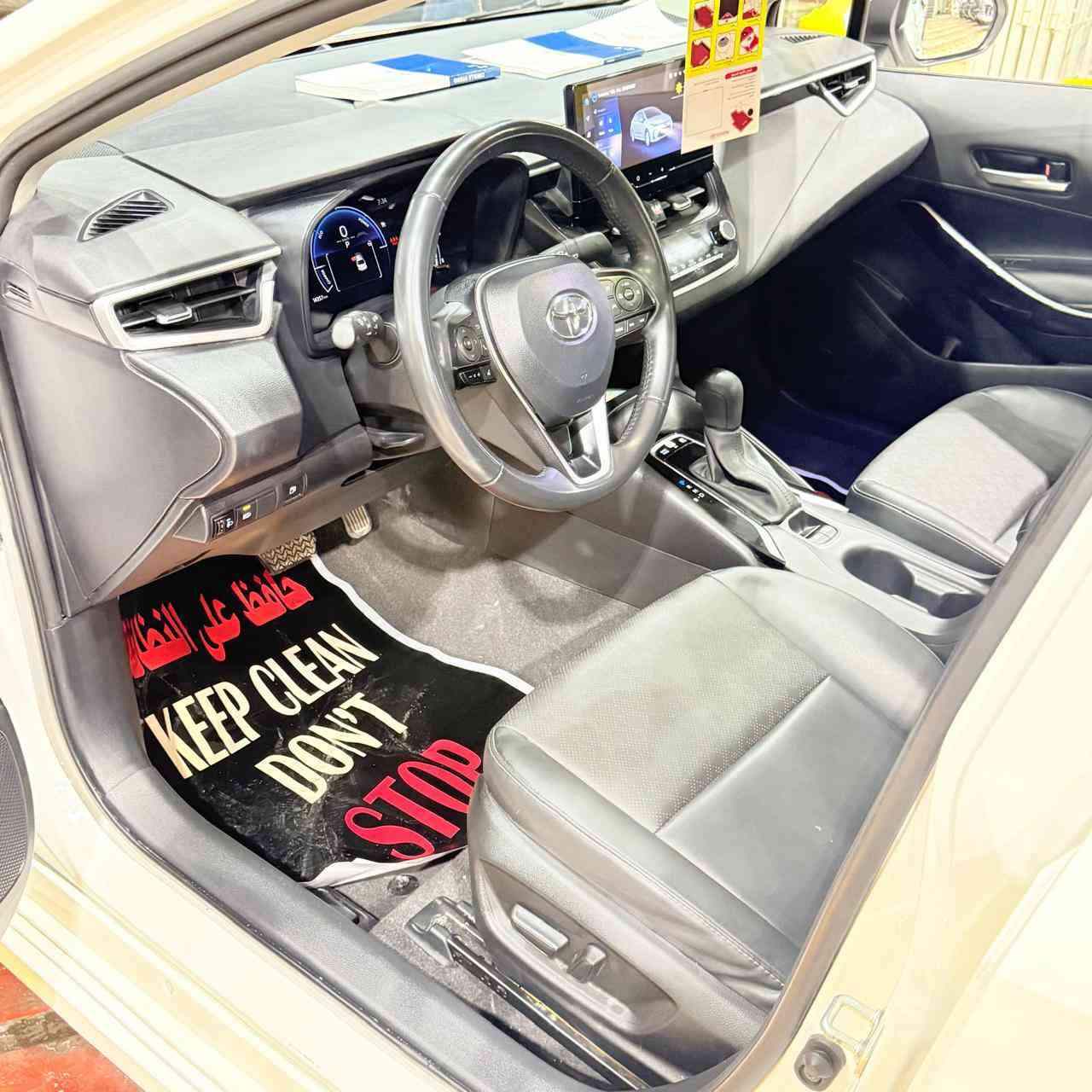 كورلا خليجي مكفوله من صبغ او بارد او تبديل 
موديل 25 
ماشي 13 الف 
كرسي كهرباء 
قطعتين تبريد 
فتحه 
جلد 
رقم بغداد بسمي 
معارض البياع تلفون *********** اني مكلف بلنشر
