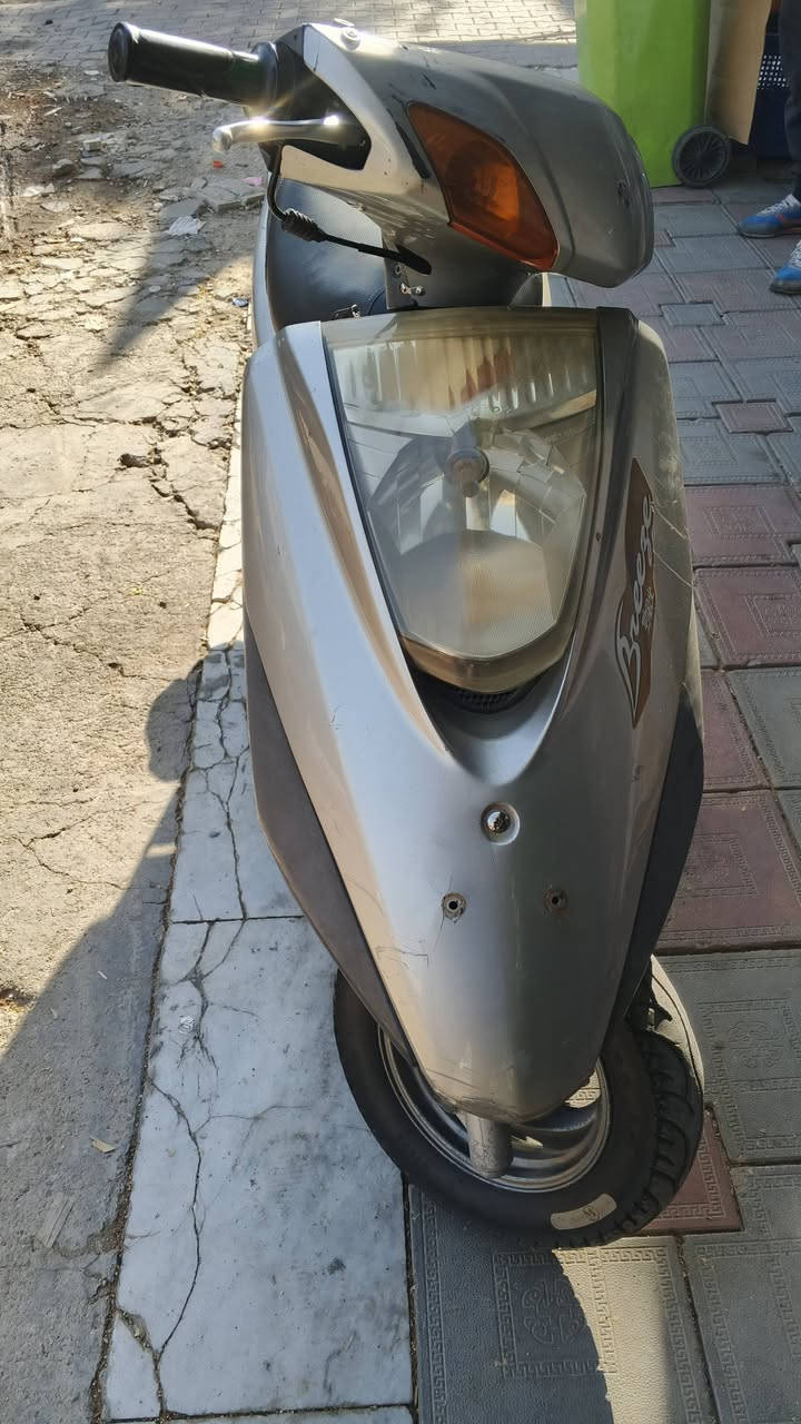 بريز لايت جوه لون رصاصي صار شهرين من نازله من الرمبه دراحه بالحاله الوكله
معروضه ب750 وبيها مجال العنوان بغداد الحريه 
***********
