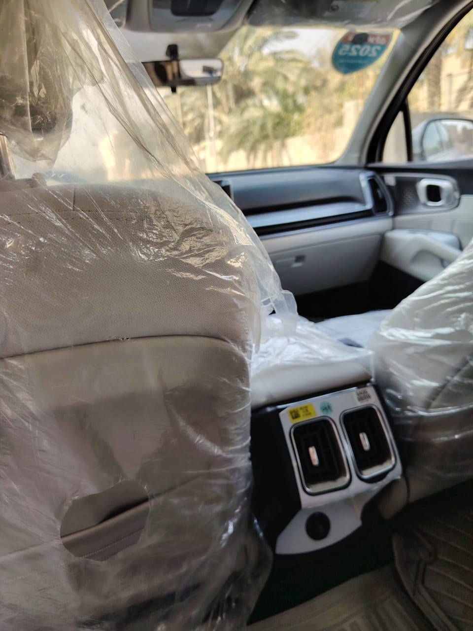 سورنتو بغداد مكفولة كفالة عامه  ٢٠٢٥
٦سلندر 
ماشيه ١٤ الف
كير ماوس 
جنطه كهرباء
ويل عشرين
السعر ٣٣٠ وبيه مجال
***********
