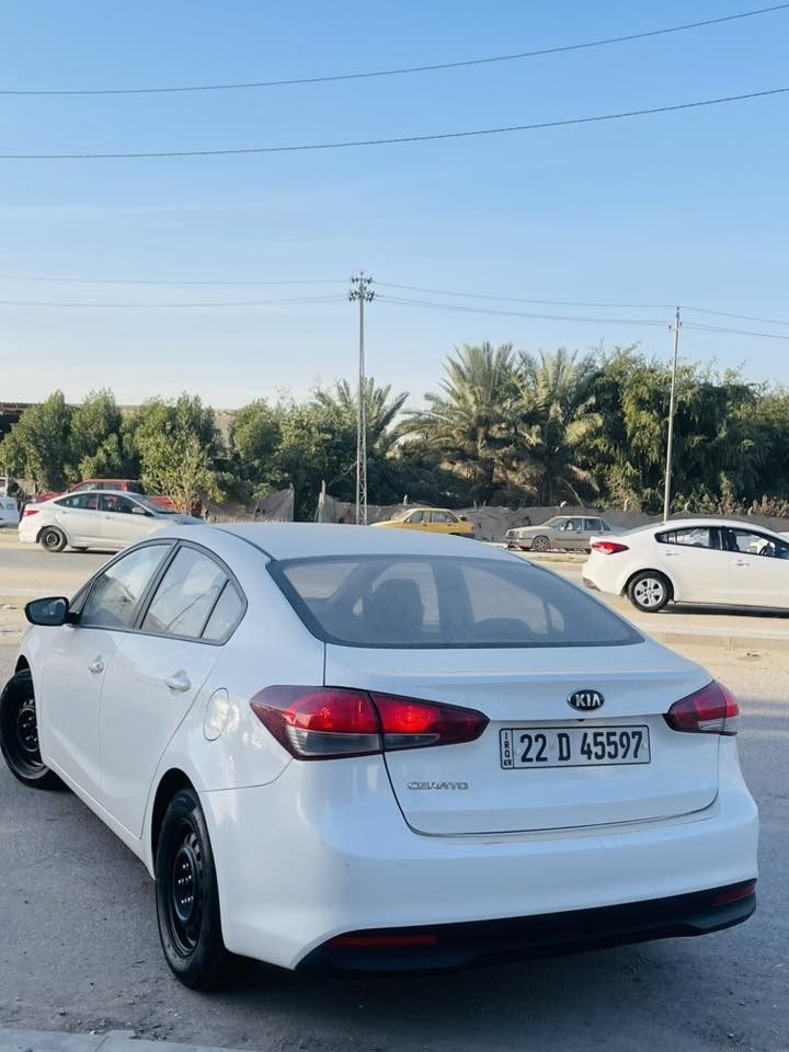 سلام عليكم حبايب كلبي 
سيراتو خليجي موديل 2017
نصف مواصفات 
تحكم ستيرن 
بلوتوث 
نضام ABS 
كراب (حافضه نضاره)
كشاف ضباب 
محرك 1600دوش 
سعر 133 وبيه مجال بسيط حك جيتك 
سياره جاهزه من كلشي كفاله عدا بارد بسيط جدا موضح بالصور 
تخم تاير جديد حداديه جديده باتري جديد منضومه تبريد ع شركه سياره بوضع شركه جاهزه ربع متصرف عليها 
رقم اربيل دولي بسمي تريد تحويل تريد وكاله للاستفسار ***********
هاي تفاصيل سياره كامله رجاء لتتصل اذا مو شراي متعجبك اعبر المنشور
