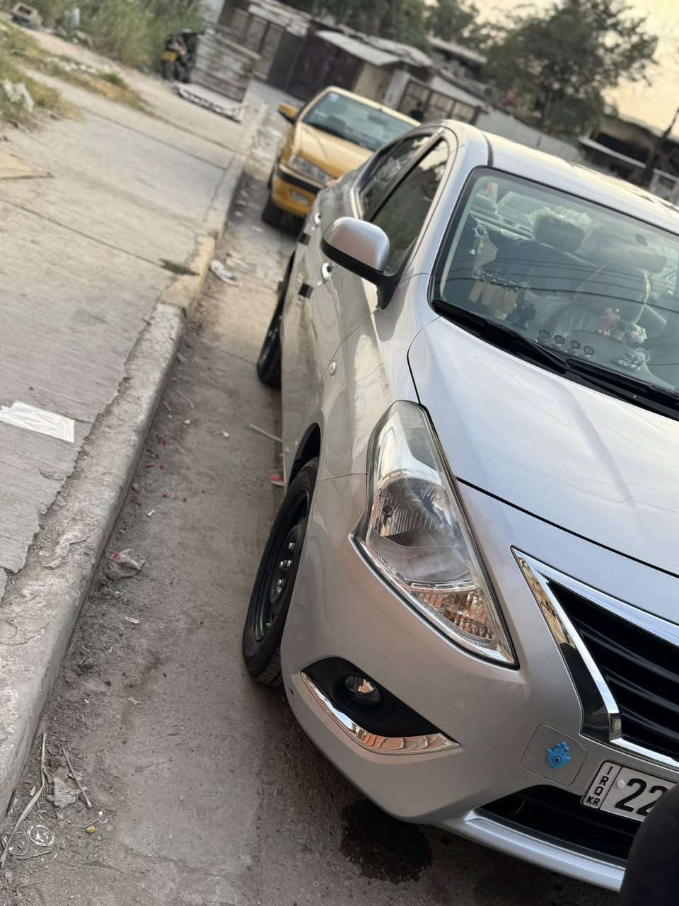 سلام عليكم نيسان سني موديل 22سياره كفاله عامه ما عده بارد خفيف بل جملغ خلفي سياره حلوه ونضيفه معنه كلمه ما نقصه شي تحويل ثاني يوم وكاله كلشي حاضر  سياره لايتات زنون عدسه اشتري زنون كشافت زنون كله اصلي وبيهن ضمان وسياره احله من صور
 سعره 117وبيه مجال حك جيه بكان سياره بغداد عامريه 
***********
