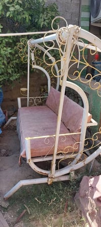 مرجوحه للبيع سعرهه ١٠٠ بغداد الشعب ٠٧٧٨٣٥٧٧٥٣٠