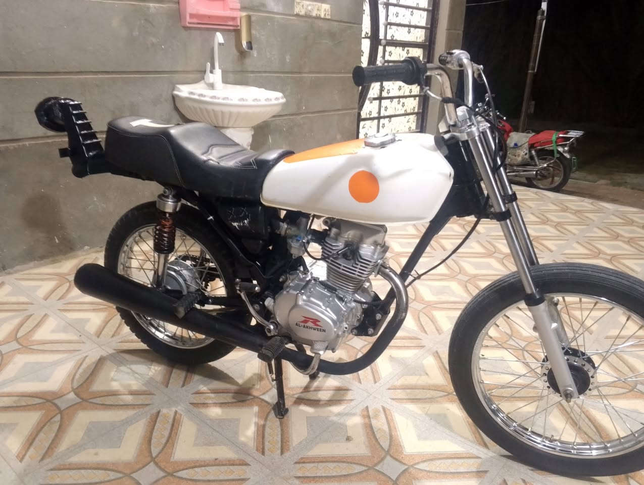 للبيع تعميره جديده بدون
غراض اصليه كلهه ومختومه 
سعر 550وبيهه مجال 
مكان كربلاء الابراهيمية 
***********
