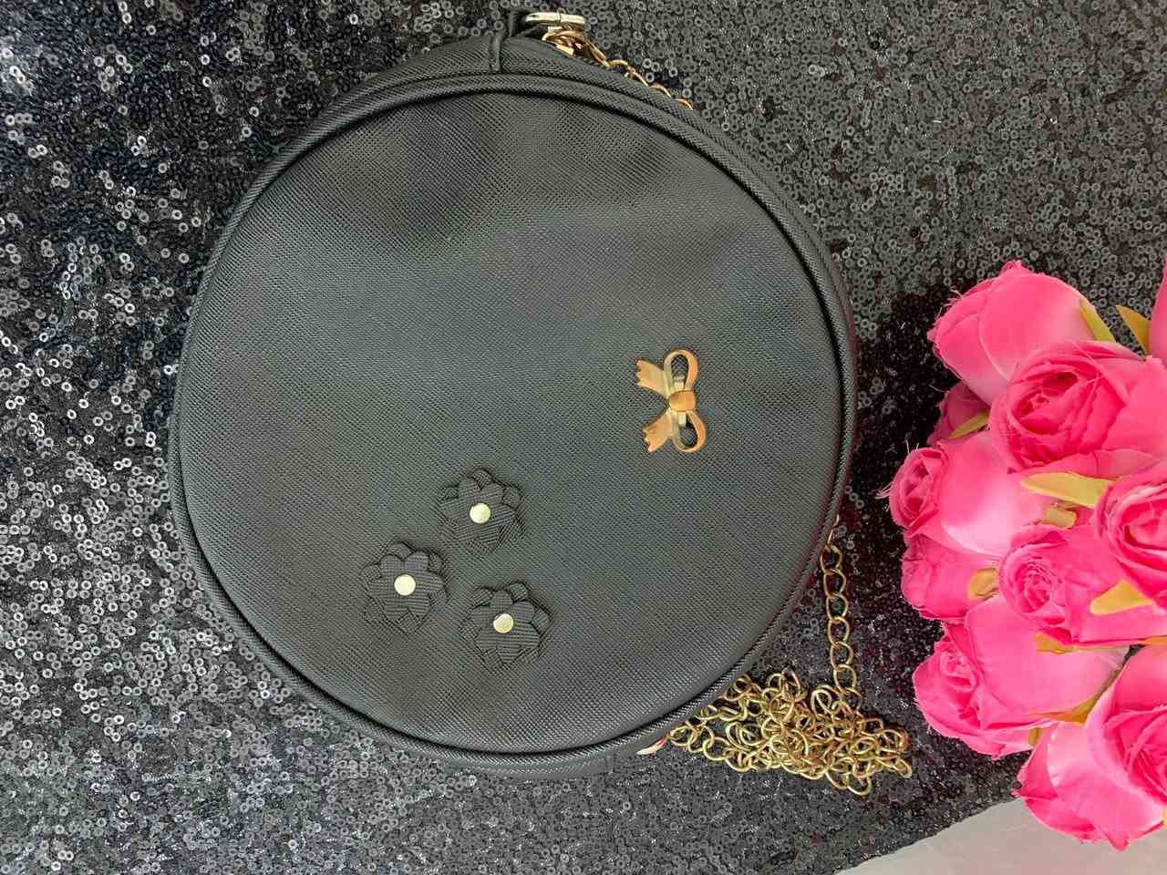 جنط بالة أوربية درجة أولى 😍😍
إذا مو درجه أولى رجعوها
 بأسعار مناسبة وتوصيل لكافة محافظات العراق


**إذا كنت صاحب هذا الإعلان وتريد حذفه لأي سبب، رجاءا أرسل رسالة إلى الدعم الفني**