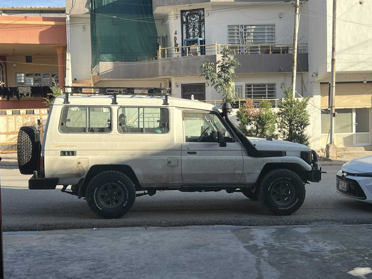 سلام عليكم
للبيع سياره لاندكروز حوثيه موديل 2002

رقم سنويه جديد سياره كاز 

سياره مصبوغ حزام فقط للجماليه 

جديده بمعنه كلامه مكان سياره كركوك

 كير محرك كوله بشرط لا صرف لا بخار تبريد تتفئه كولها شغال 

دبل اكسل شغال سياره كول جسمهااا شغلا 

مكان سياره كركوك السعر خاص  خابر وتدلل رقم 📞 ***********
