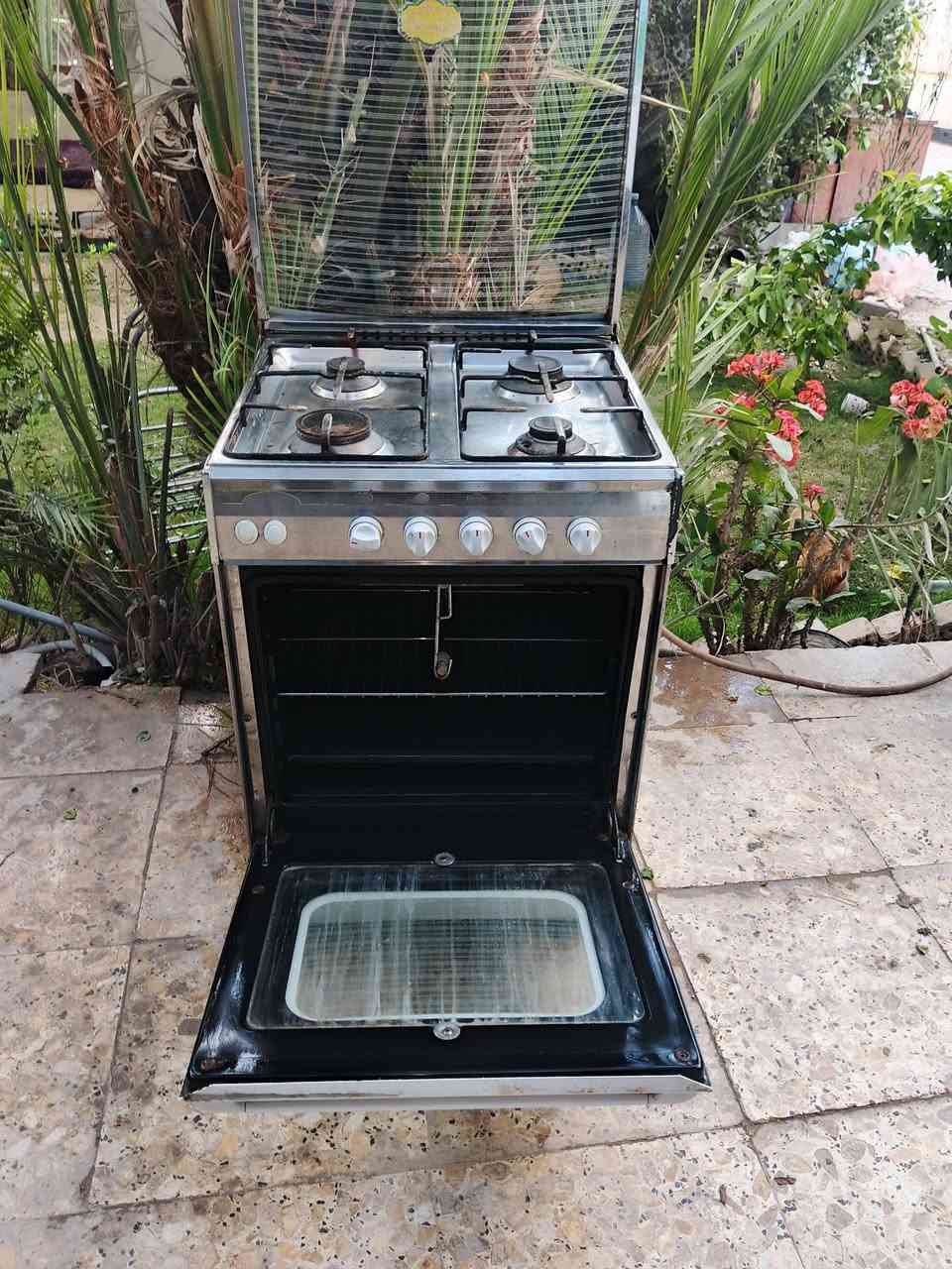 طباخ اربع عيون مستعمل للبيع
طباخ نضيف شغال 
السعر 80الف وبي مجال 
الموقع بغداد سبع ابكار موجود توصيل بكروة 
التواصل ***********
