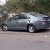 كامري 2010 وارد أمريكي بيها خمس قطع صبغ  تخم تاير  صدر امامي خلفي تبري...