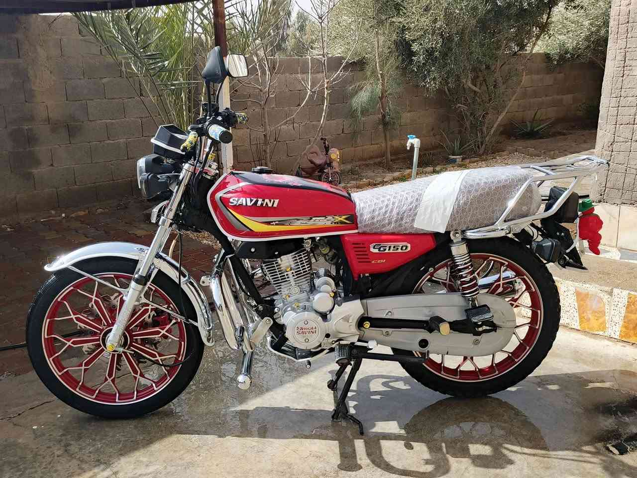 بسم الله. توكلت على الله
السلام عليكم للبيع سيفان 2024بلادي الاصلي الباب الاول 
بصمه تشغيل عن بعد محرك وكير شرط السعر 700 الف وبي مجال قليل رقمي *********** حديثه
