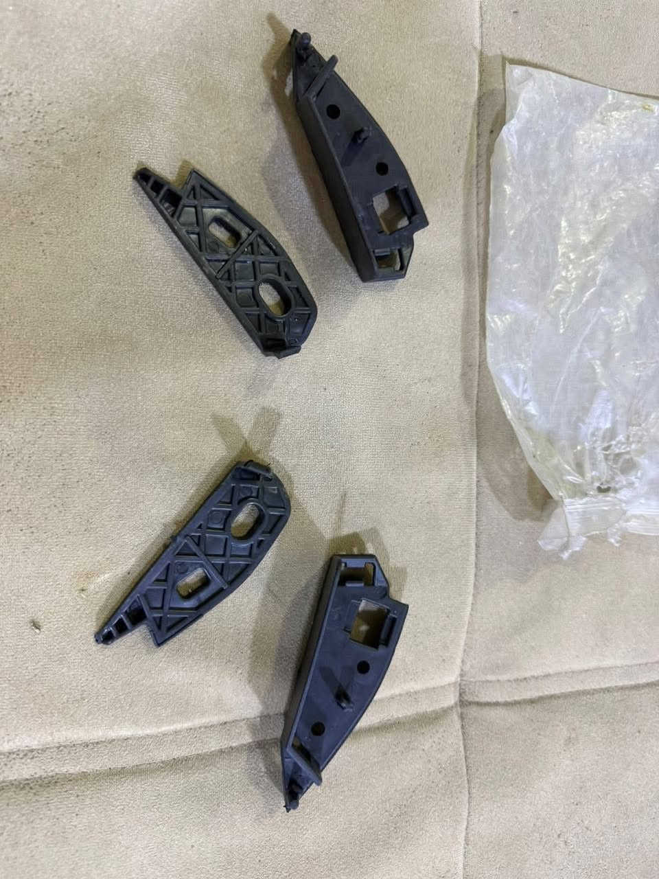 ماليبو
السلام عليكم اغراض شوفرليت ماليبو 2017 و فوك  مثل مموضح للصور مال تفصيخ 
فقط ماطور المروحة تجاري جديد  
للاستفسار 
***********
