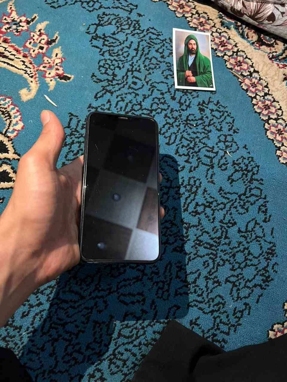 ايفون 11 برو ماكس نضافة 100%
الجهاز الشريحة مالتة متوقفة 

الجهاز ممفتوح بلادي ع وضع الشركة 

البطارية 82 🔋

ذاكرة 256 

السعر 325 وبي مجال قليل حك الجية 

للتواصل واتساب ***********
