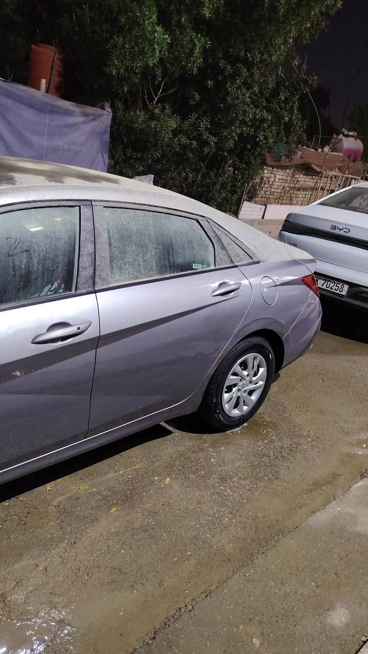 ويل وتاير قياس ١٥
ويل مال حاويه ابو ٢٠ فتحه مال وارد امريكي
تاير صيني نص عمر
وياهن كب بلادي
٣٠٠ قفل 
***********
