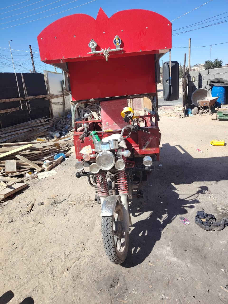 السلام عليكم ستوته للبيع موديل 16 محرك 21 كهربائيات شغاله محرك شغال فقط خياس بلبدي السعر 1250 وبيه مجال حك الجيه التواصل الاتصال بلرقم ***********
مكان كربلاء المقدسه حي العسكري
