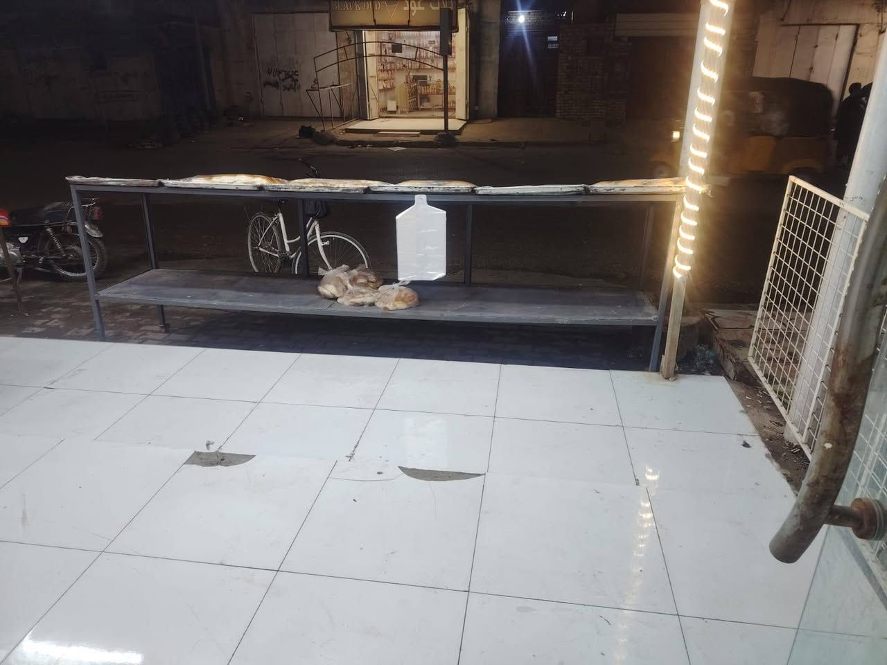 السلام عليكم فرن كهربائي جاهز هوه وغراظه للبيع ***********
