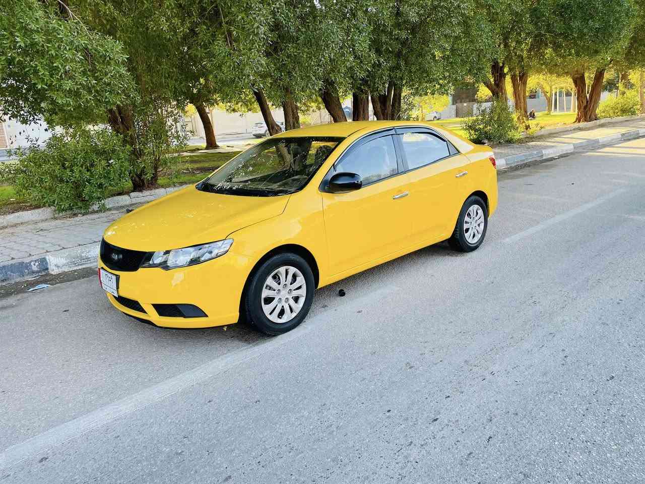 للبيع كيا سيراتو موديل 2010. السعر 88 للاستفسار *********** خليجي. مكفوله. كفاله من اي ضربه. سياره جديده وجاهزه ما بيه اي نقص مصفره هيئه وخط محرك 1600دوش. سنويه لغايه 27. مشروع وطني تحويل مباشر.  مكاني كربلاء.
