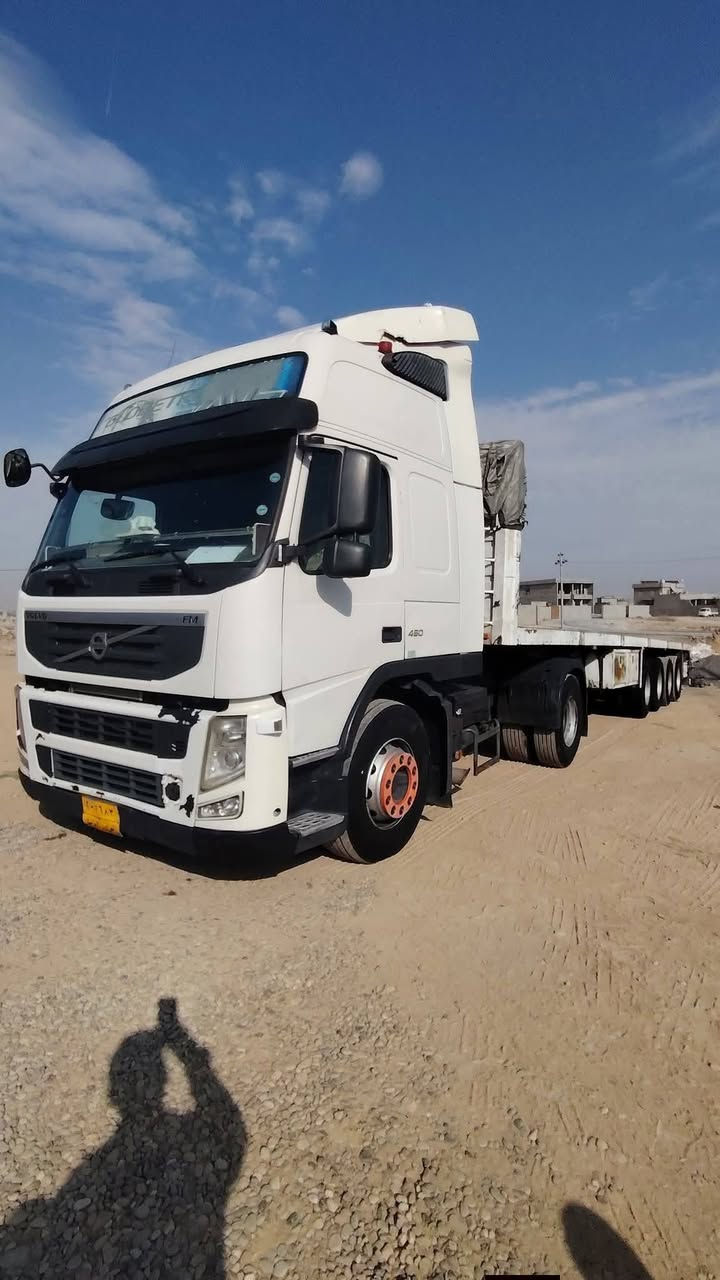 السلام عليكم تريله للبيع ڤالڤو 2011 ايف ايم حجم المحرك 460  تحويل ثاني يوم سياره جاهزه كبل عل شغل
الهاتف
***********
واتساب
