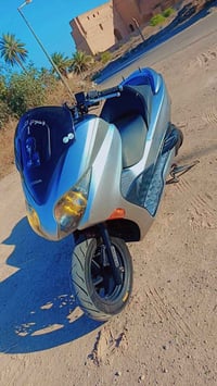 هوندا PCX • اسكوتر