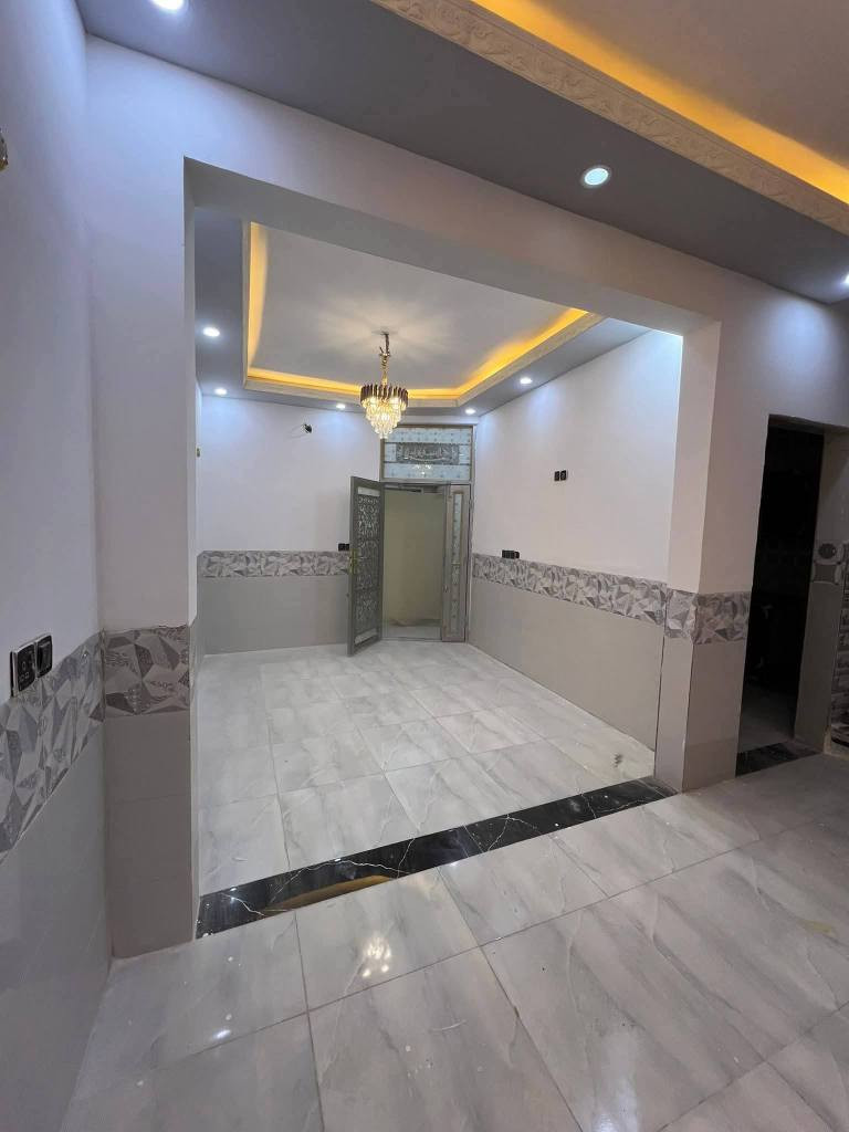 مجمع سيد اسماعيل السكني 
المساحة 75 متر طابقين 3 غرف نوم وصاله واستقبال ومطبخ وصحيات عدد 3 غربي شرقي مغاسل داخل وخارج
للبيع العنوان كربلاء مجمع سيد اسماعيل خلف جامعة كربلاء قرب مدينة الزائرين عمود ١٤٣ مقابيل مزار سيد اسماعيل يبعد عن الامام الحسين  10 دقائق ب السياره توصل يم الامام الحسين يصلح سكن او حسينيه للزوار طابو زراعي إقرار محكمة سند 25  
للاستفسار اتصل على الارقام التالية واتساب *********** *********** *********** بغداد, العراق
