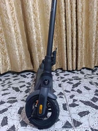 سكوتر كهربائي • ناينبوت