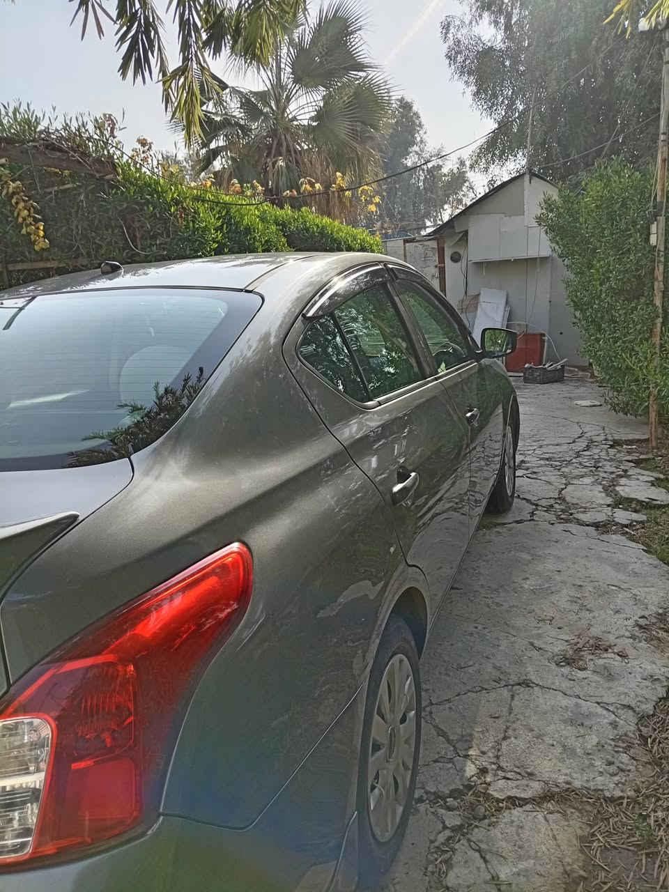 السلام عليكم نيسان فيرسا ٢٠١٨ هزه جديد سيارة مابيها اي نقص بأسمي السونار موضح كلشي بيه السعر ٩٥ورقة *********** واتساب
