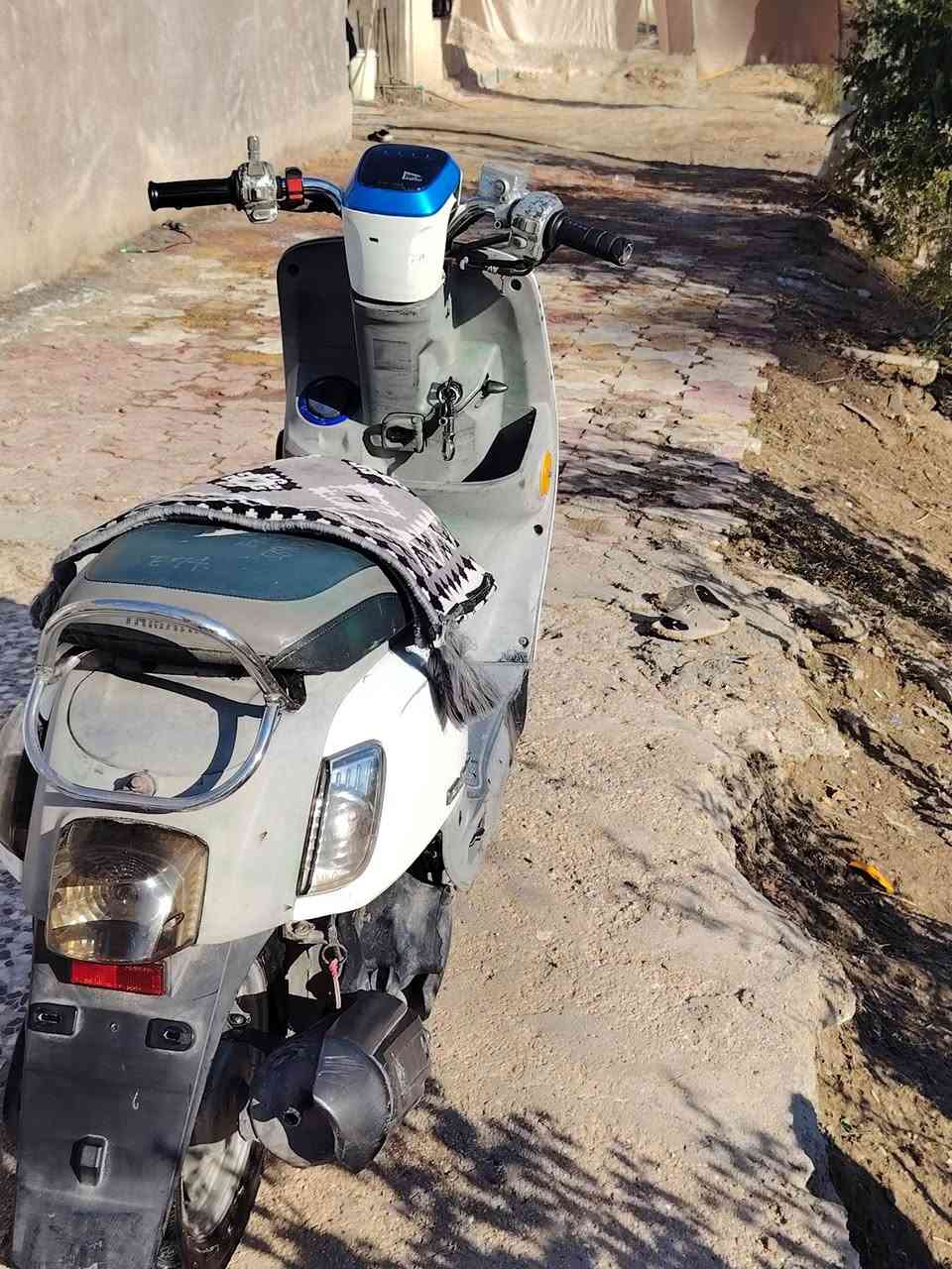 بوليس نوزل مصطره للبيع مكفوله مامفتوحه دراجه نضيفه 2011 سعره بواحد وبيه مجال حك الجيه *********** ومتواجد خاص
