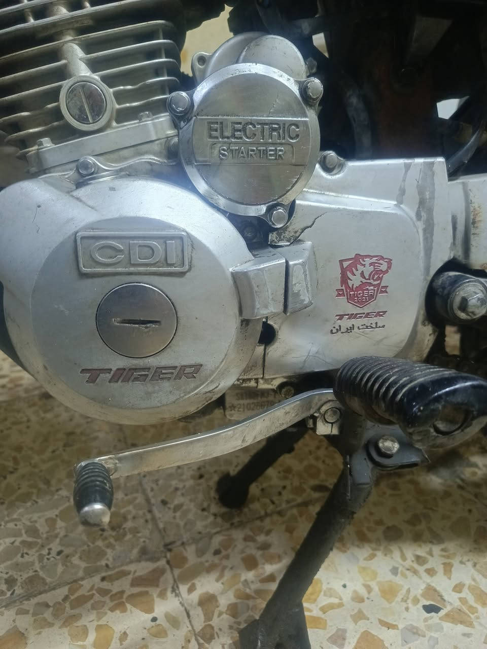 السلام عليكم إيراني تايكر 5 كير موديل 2021 المكينة ممفتوحة شرط الفحص شلعة ومعدل فول وين ميعجبك أطلع نضافتها واضحه بالصور تانكي جديد دهن مبدل بلك مبدله بريك بالمكان باتري نضيف وشغال دراجه امانه الله صارف عليها وشغل واطلع وين ميعجبك نقصها فقط كهربائيات وبكلايت أمامي وبدون اوارق اكفلها سرقة وعشائر وتاخذها من باب بيتي #ب275 ألف ولاما محتاج مابيع مكاني بغداد الكريعات للأستفسار متواجد ع فيس أو الإتصال
*********** رقمي الاسيا ويوجد واتساب 
*********** رقمي الاسيا ويوجد واتساب
