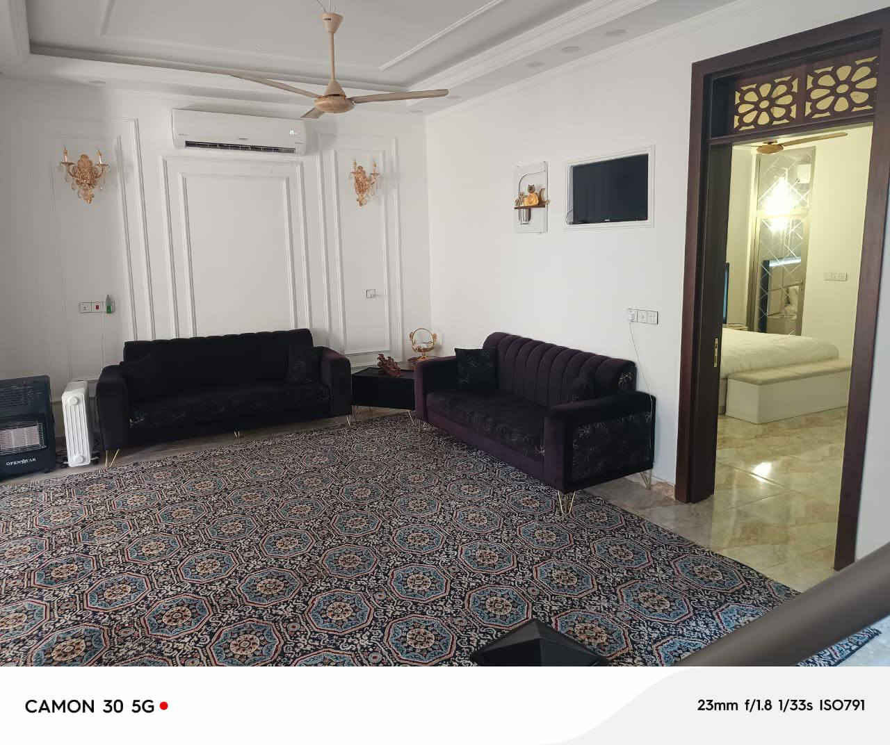 للبيع دار طابو زراعي سند 25بسم صاحب الدار مساحه 190متر بناء حديث مودرن  محتوياته غرفه سويت وصاله ومطبخ وكليدور ومجمع صحيات منور طابق ثاني غرفه سويت بيتونه كراج وحديقه عرض الشارع 10 متر تبليط العنوان زوير الغربي تقسيم حسين رضا مارينا الثاني قريب جدا على شارع الكورنيش 
السعر 175بي مجال ***********
‏‪0785 586 9494‬‏
