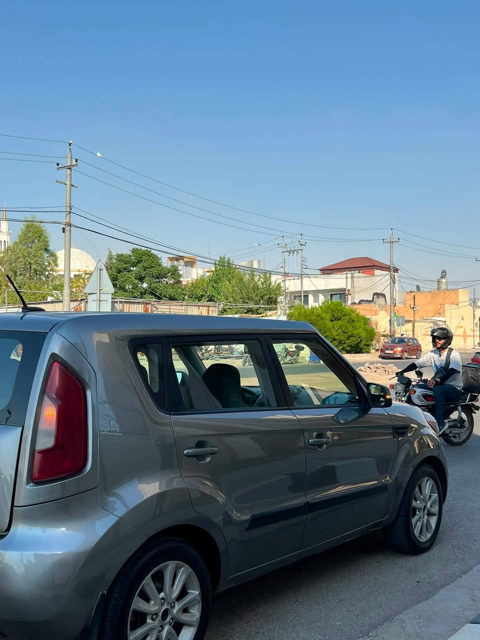 كيا سول
موديل ٢٠١٣ 
گير توماتيك
گير و مه كينه به شه رت
تەبرید بەشەرت
سبوخ حيزام سبوخ لو جوان ى به خوم حيزام كرديه
سياره ك پاكو خاوينه

سه وه نوى ژينگه ى نويه ٢٠٣١
٨٥ وەرەقه
***********
