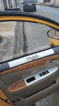 السلام عليكم ليفان للبيع للبيع ومعارض خصوصي توماتيك رقم بغداد صاحبها بالموصل مصفره هيئه غرامات 
صبغ بس باب بعد السائق والدوائر 
السعر 45 مجال قليل  بيها كابون بنزين ورقي رقم صاحب السياره ***********
