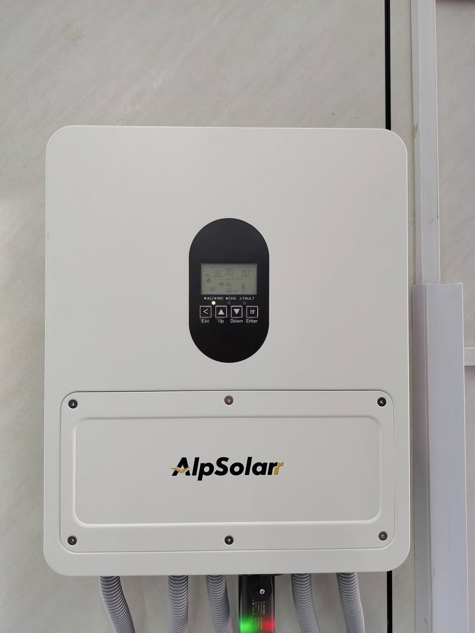 🔥 مشروع مميز من الأرض الصلبة للطاقة الشمسية 🔥

✅ إنفيرتر AlpSolar نظام 48 فولت IP 66

تقنية MPPT مدمجة لرفع كفاءة الشحن

أداء مستقر وتشغيل موثوق للأجهزة المنزلية
حماية ذكية للمنظومة

✅ بطارية ليثيوم SAKO 🔋 سعة 15 كيلوواط 🔋 300 أمبير - 51.2 فولت 🔋 مزودة بشاشة ذكية و WiFi 🔋 عمر تشغيلي طويل وعدد دورات مرتفع 🔋 نظام BMS لحماية البطارية وإدارة الشحن والتفريغ

✅   جينكو620W ألواح شمسية عالية الكفاءة ☀️ مقاومة للحرارة والغبار ☀️ إنتاج ممتاز خلال ساعات النهار ☀️ مصممة للعمل في الظروف المناخية العراقية

✅ تنفيذ احترافي ✔️ هيكل حديد مغلون مقاوم للصدأ ✔️ تمديدات منظمة وآمنة ✔️ كيبلات أصلية مقاومة للحرارة والعوامل الجوية ✔️ تركيب وفق المعايير الفنية

🎯 المنظومة مناسبة لتشغيل: 💡 الإنارة ❄️ المكيفات الانفرتر 🧊 الثلاجات والفريزرات 📺 الشاشات والأجهزة المنزلية 🚿 مضخات الماء والأحمال اليومية

🚚 النقل والتنصيب مجاناً

🛡️ كفالة وضمان على الأجهزة

💥 عروض خاصة وأسعار منافسة لفترة محدودة

📞 للاستفسار والحجز: ***********

📍 الأرض الصلبة للطاقة الشمسية

استثمر اليوم بالطاقة الشمسية... وتمتع بكهرباء مستقرة وتوفير حقيقي لسنوات طويلة. 🌞⚡

#الطاقة_الشمسية #منظومات_شمسية #العراق #بعقوبة #بطاريات_ليثيوم #SAKO #SolarEnergy #بديل_الكهرباء #كهرباء_24_ساعة #الأرض_الصلبة_للطاقة_الشمسية
