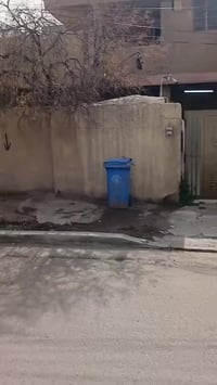 بيت في حي العامل محله 809 قرب افران حي العامل. بيت 300 م للاستفسار الا...