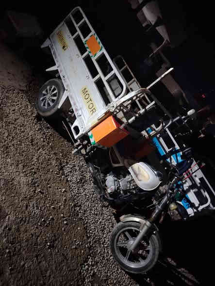 ستوتات البيع عدد ٣ستوتات البيع موديل ١٨ أوراق كامل بلبته موجود فحل قلب صبغ جماليه كهربائي كامل مكان سليمان بيك صلاحدين ***********
