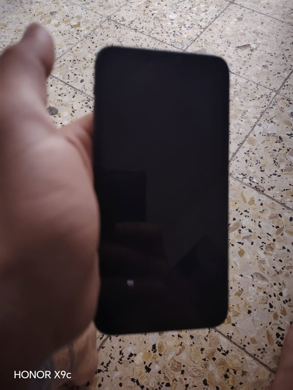 سلام عليكم ١١برو ماكس ذاكره٢٥٦مبدل شاشه والضهر مكسور بطاريه معلايه٩٤بلاديه٨٥السعر خاص ماموجود فيس وتساب فقط***********مكاني بصره ابو الخصيب
