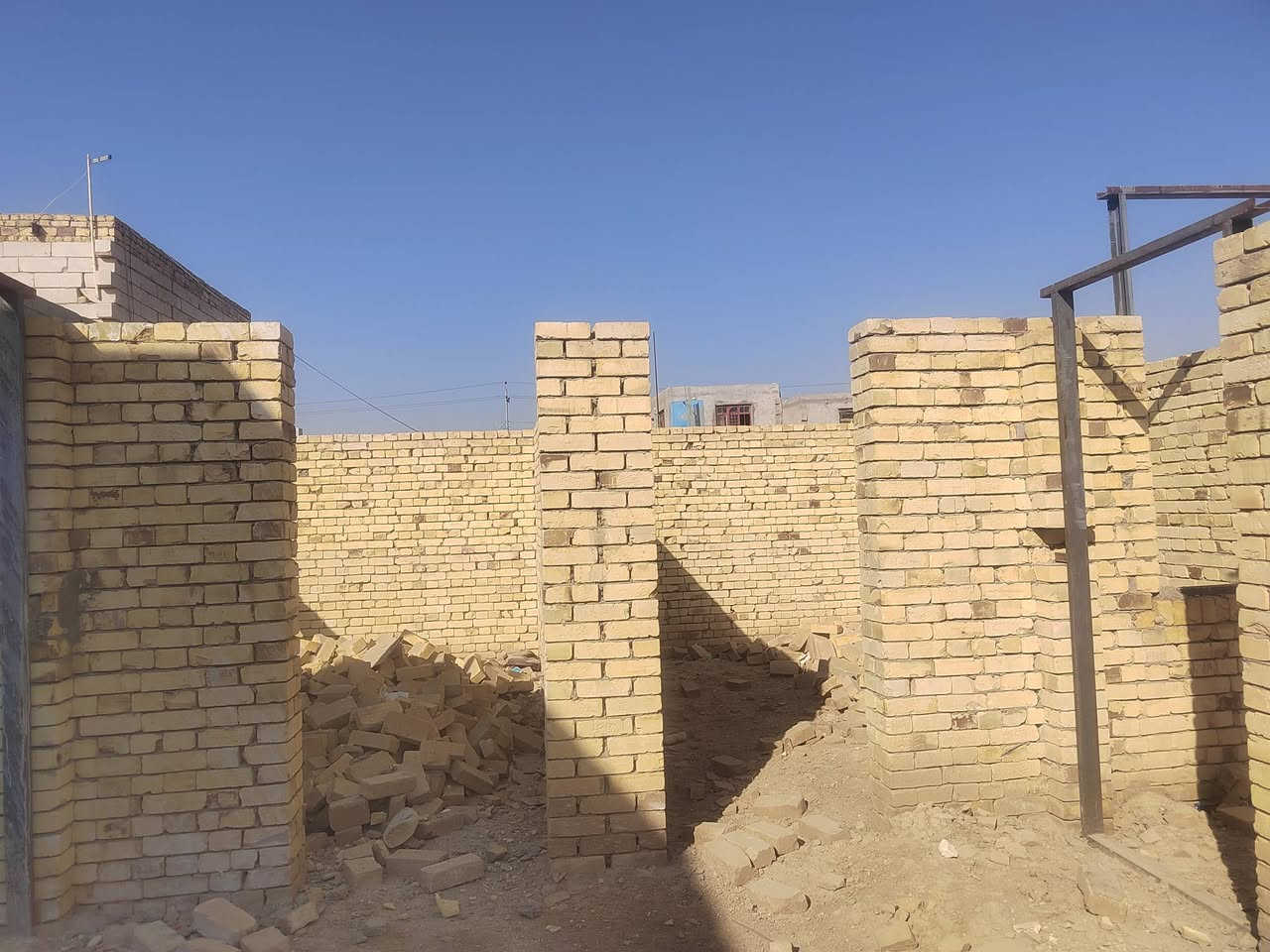 هكيل للبيع بستان حسن فشاخ مقابل نهر الغراف قرب الجسر العالي مقابل المستشفى الجديد م ٢٨٠ رباط صب السعر قرب رياض السمكري  ٣٥ وبيه مجال للشراي ***********
