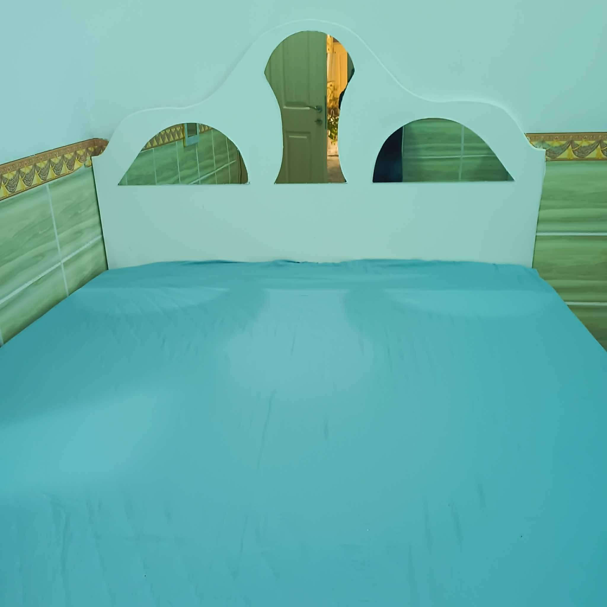 سیسه م دوونە فه ری بۆ فرۆشتن له کە لار کۆنە  *********** دۆشه کی له گە ڵه120هه زار
