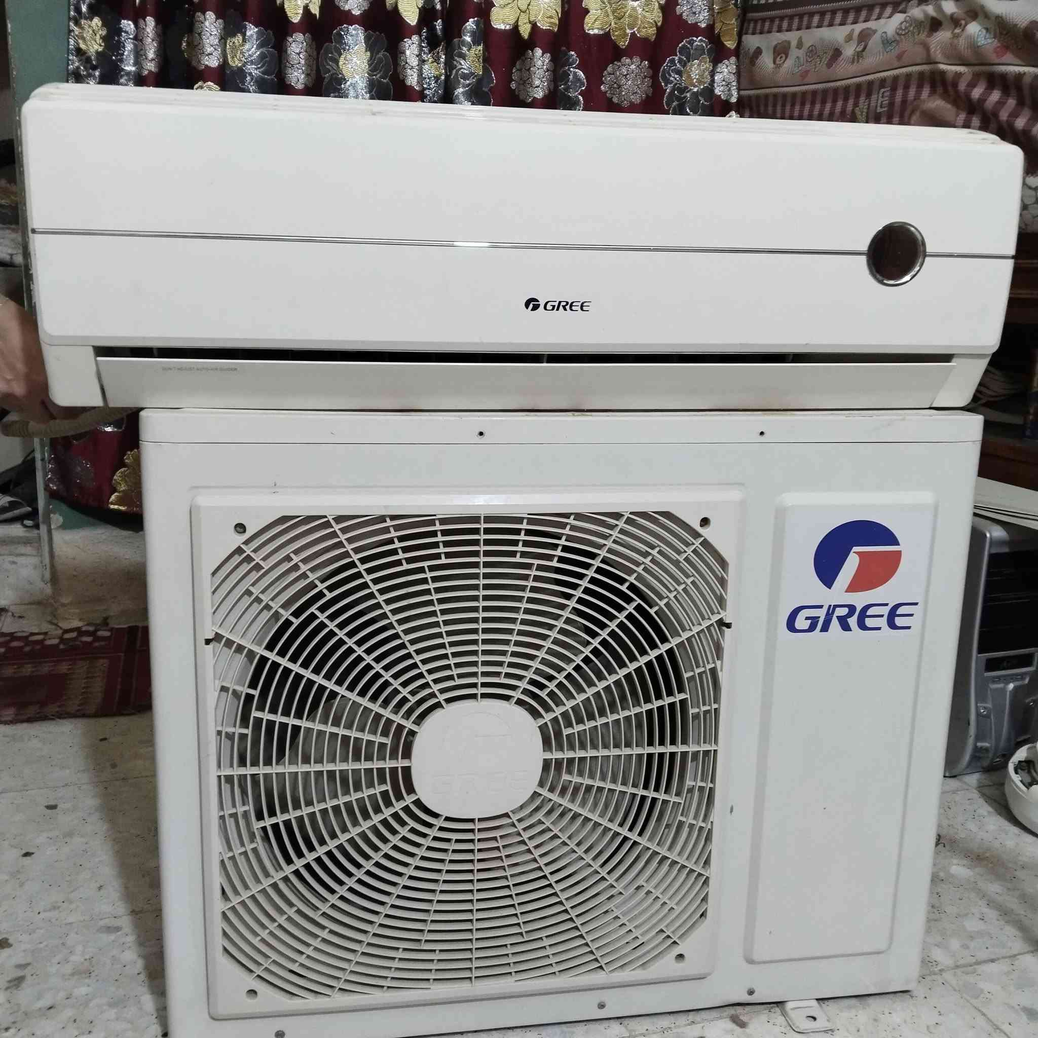 للبيع
سبلت كري طن ونص كامل بسعر 250 الف
مبردة بسعر 75 الف 
شرط الفحص 
العنوان بغداد حي اور ام الكبر والغزلان 
***********
