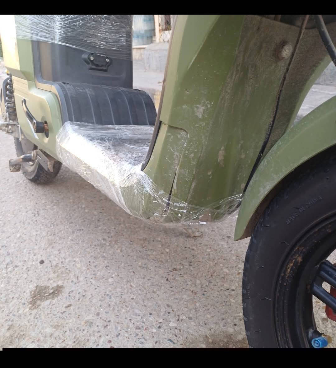 السلام عليكم دراجه R 9 للبيع موديل 2025 خمس بطاريات سرعه 70 حقيقي دراجه مرتبه ماتعبك بيها ضربه خفيفه بلكفر الجوه العنوان هياكل الغزاليه السعر 400 وبيها مجال بسيط 
للتواصل رقم ***********
