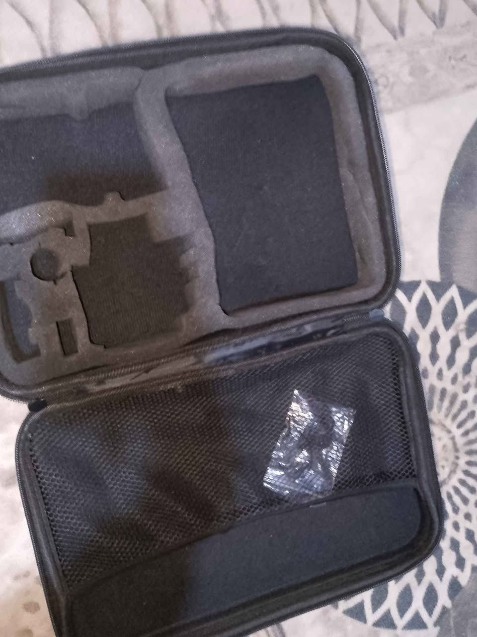 جنطة عدة كاملة ستاند تلفون يستعمل للتصوير 
بي عدة قطع القطعة الاولى تكون على شكل درع على الصدر والثانية درع على الرأس والثالثة تكون على المعصم والرابعة عصى سيلفي للتصوير من منطقة ابعد السعر 25000 وبي مجال الزبير, البصرة


**إذا كنت صاحب هذا الإعلان وتريد حذفه لأي سبب، رجاءا أرسل رسالة إلى الدعم الفني**