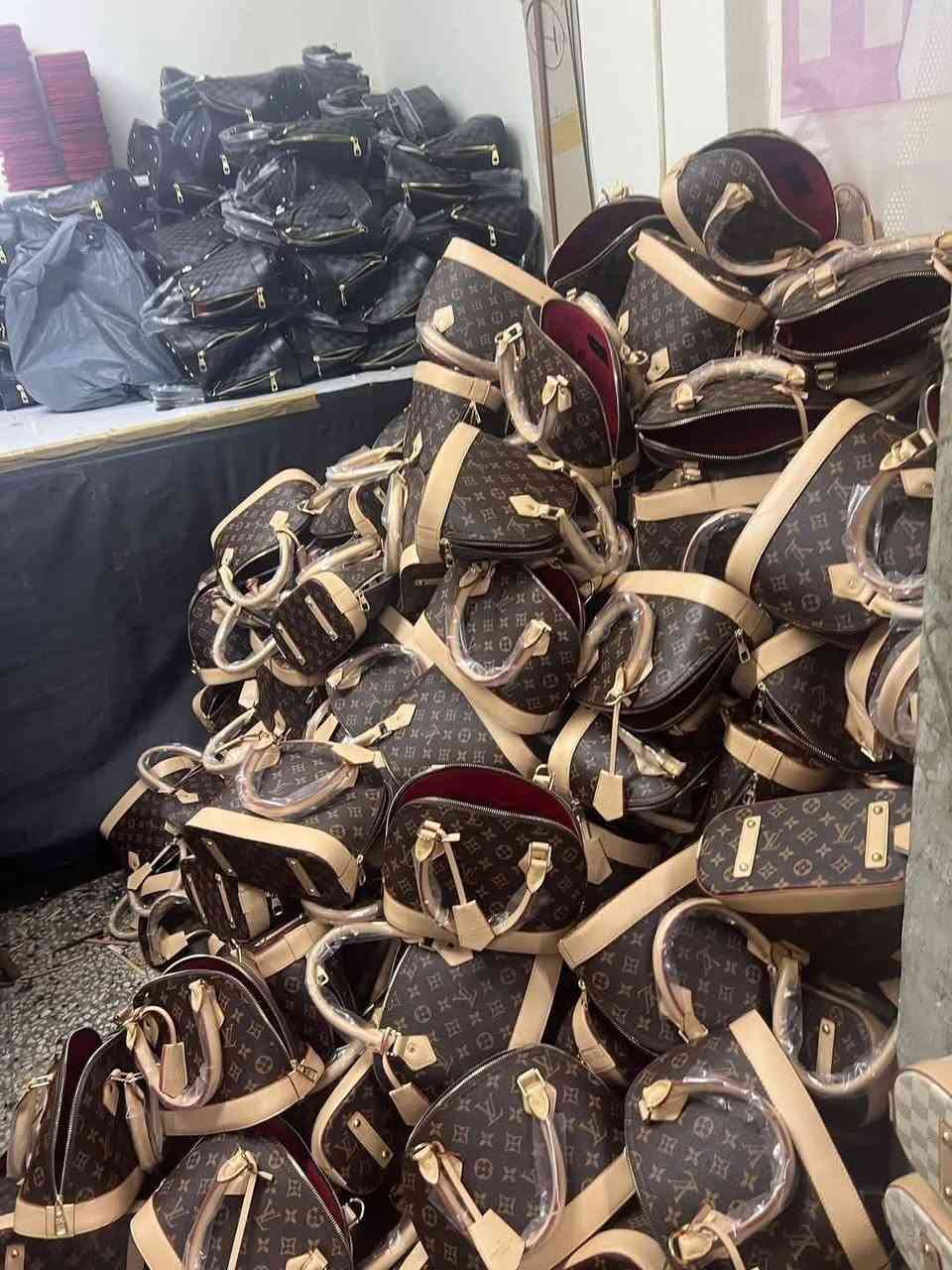شنط نسائي جوده عاليه لمشاهدة جميع الموديلات بقناة التلكرام 
https://t.me/+vLSeuHbf-t8wMWU0
قناة الوتس اب 👇
https://whatsapp.com/channel/0029VaI3YeK9sBI5F160CT3K


**إذا كنت صاحب هذا الإعلان وتريد حذفه لأي سبب، رجاءا أرسل رسالة إلى الدعم الفني**