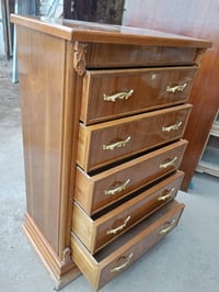 ارتفاع ١٤٠ • عرض ٩٥ • صاج