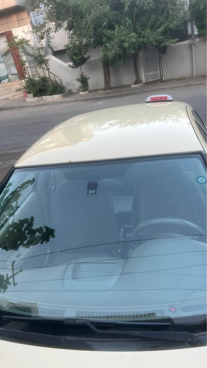 گێر عادی 
٦٠٢٠٦٤ کیلۆمەتر ڕۆیشتوە
سۆنەرەکەم بە ڕەسم دامناوە
نرخەکەی ١٠٥ گەڵایە 
*********** Singapore
