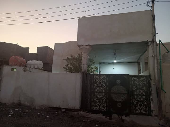 سلام عليكم بيت اللبيع في الو الخصيب طريق صحراء شارع المحكمه جديده فراع ابو دراي البيت طابقين يحتواي على اربع غراف ثنين فواك وثنين جوه أو حمام فواك أو هوال أو صطاح جبير طابق ارضي غرفتين أو حمامات ثنين أو مطابخ أو ديوان أو هوال جبير أو حديقه أو طارمه أو توليت أو منوار طابو زراعي  رقم تلفوان***********
