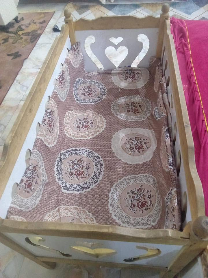 السلام عليكم جربايه اطفال للبيع ما مستخدمه فتره كلش قليله  للتواصل ***********
